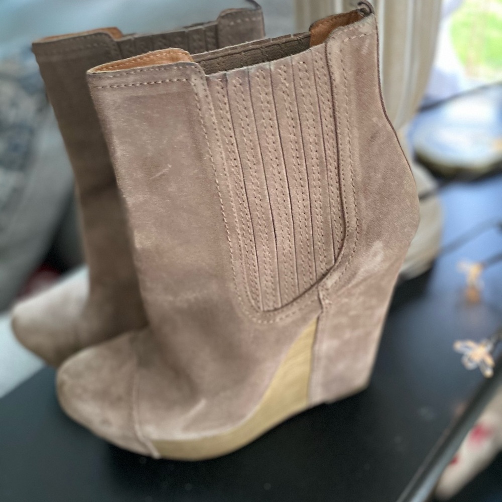 Joan and David wedge ankle bootie - Picture 6 of 9